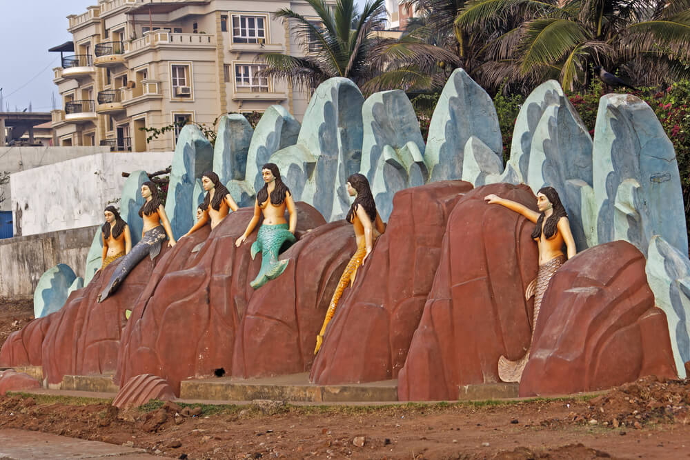 Sculpture Composition Vtrmaids on a rocks - Ramakrishna Beach