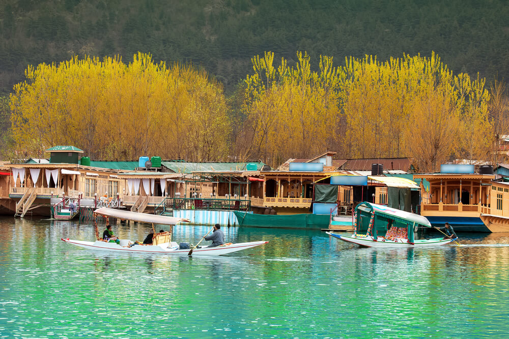 Dal Lake Houseboat - Kashmir