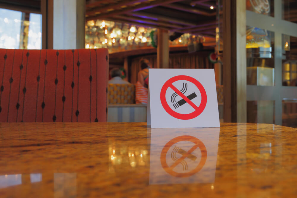 Paris-No Smoking