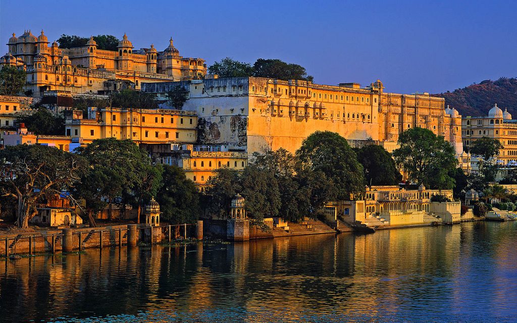 8 Beautiful Palace Hotels in Udaipur that you must visit Lake Pichola Hotel