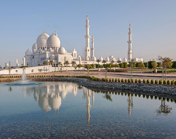 Beautiful places in the world Sheikh Zayed Grand Mosque, UAE