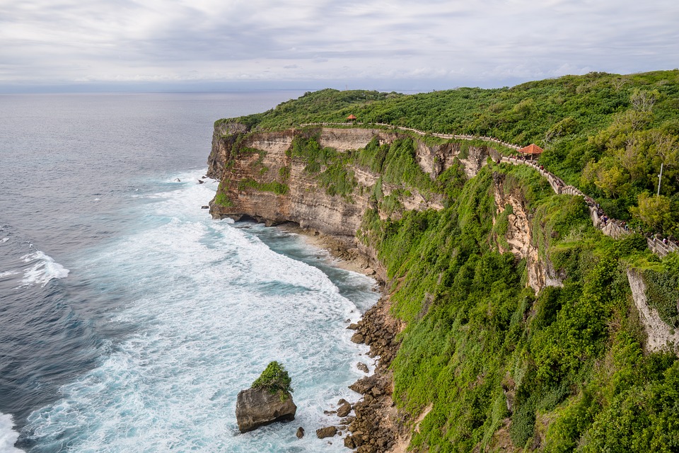 The unmissable Uluwatu The unmissable Uluwatu