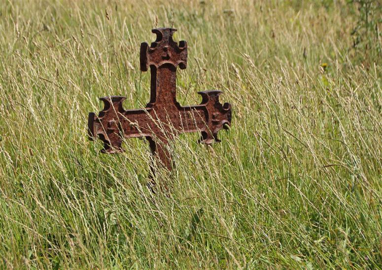 8 weird traditions and customs around the world Graveyards in Denmark