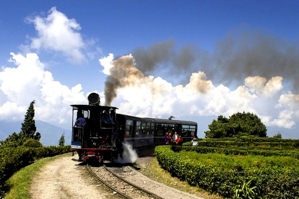 10 Best Getaways to Take a Break From Your Monotonous Life Darjeeling, West Bengal
