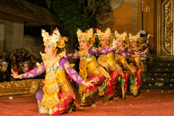 Cultural performance at the Ubud Palace - Bali Cultural performance at the Ubud Palace, Bali