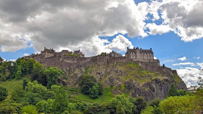Edinburgh Castle - A Bucket List of Places to visit in Europe! Edinburgh Castle - A Bucket List of Places to visit in Europe!