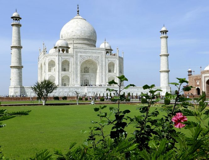 The Taj Mahal-historical places in India The Taj Mahal-historical places in India