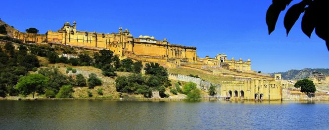 Amber Fort - places to visit in Jaipur Amber Fort - Places to visit in Jaipur