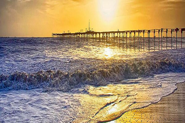 Alleppey Beach-places to visit in Alleppey