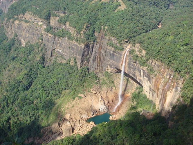 Dainthlen Waterfalls