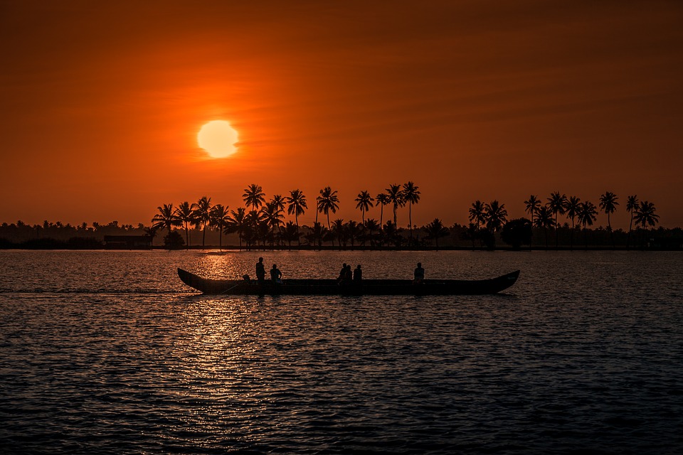 Kumarakom backwaters- Alleppey houseboat Kumarakom backwaters- Alleppey houseboat
